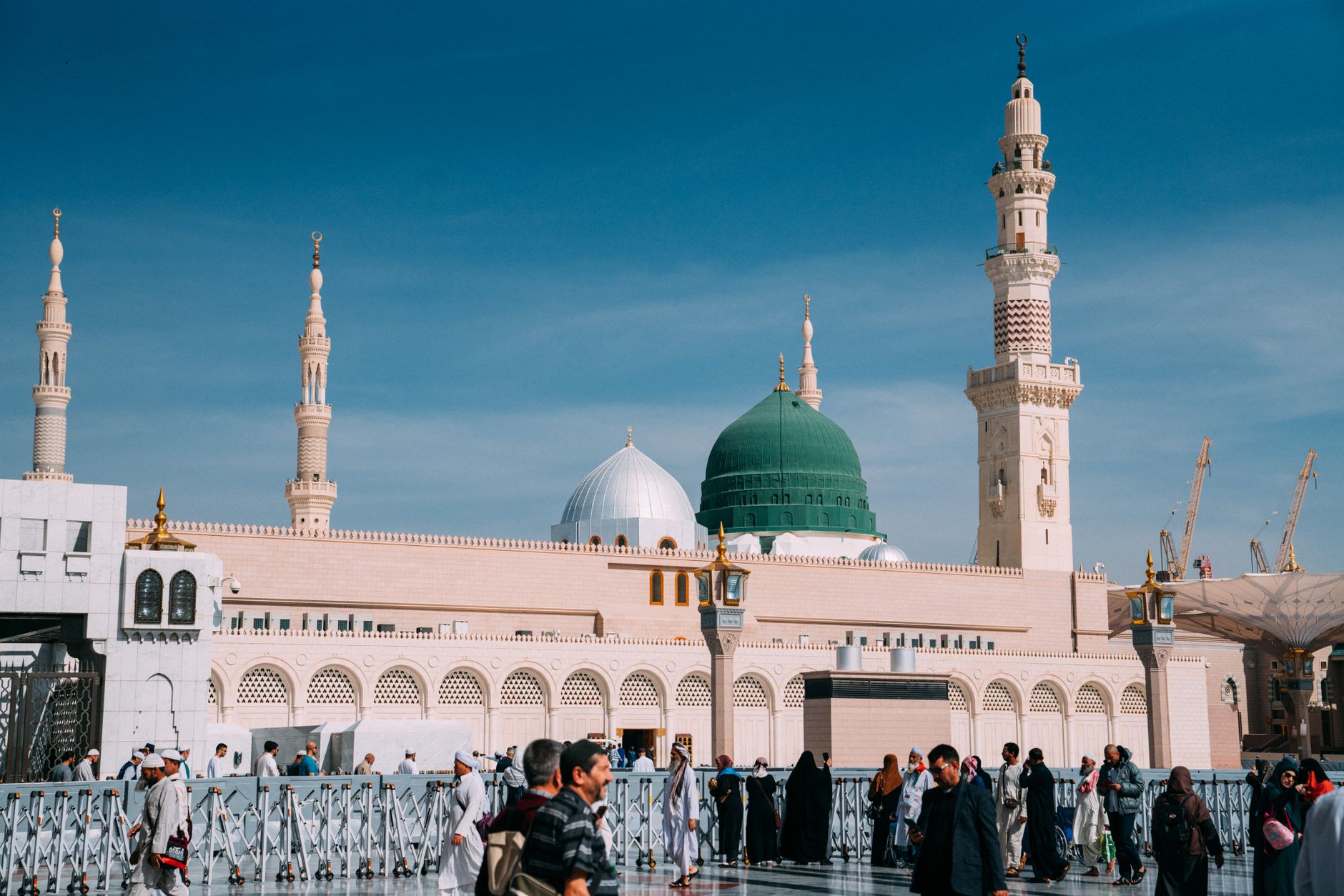 Panduan perencanaan anggaran umroh dengan rincian biaya terperinci.